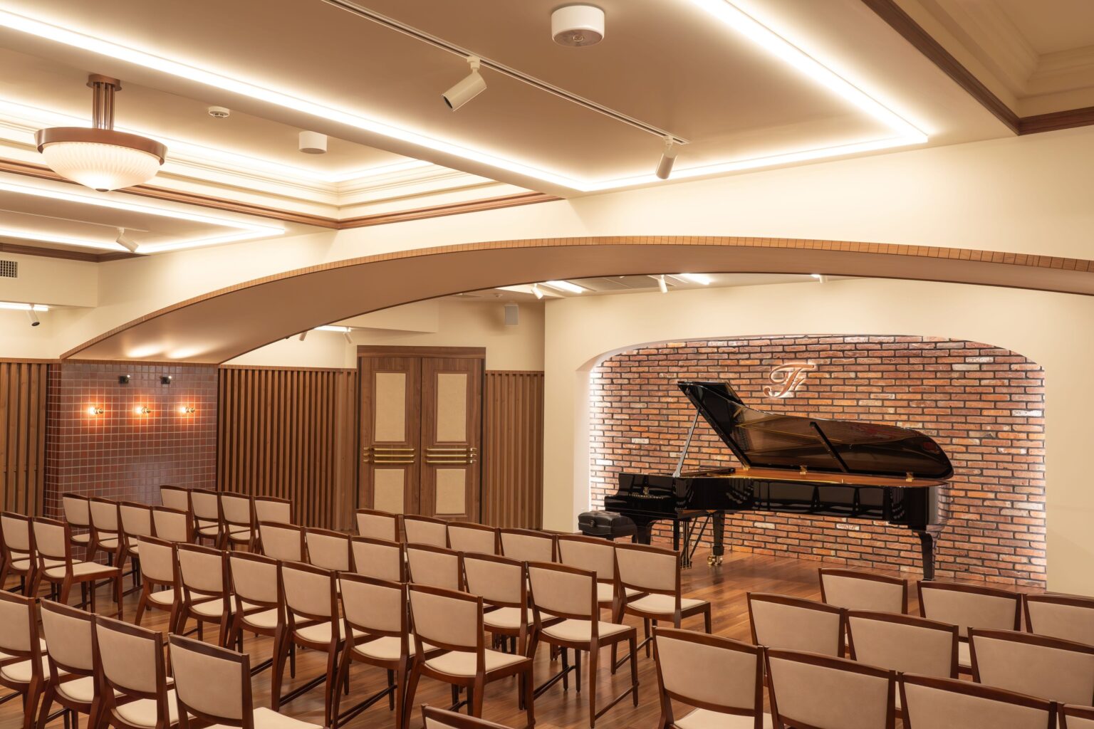 広尾のサロンホール「La Salle F」1周年で「かてぃんピアノ」展示・一般開放、3月20日から4日間