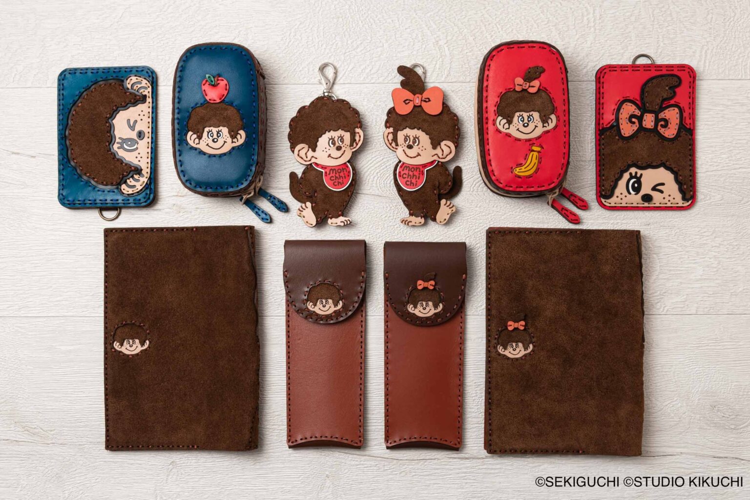 きくちゆうき描き下ろし「もっと!モンチッチ」×OJAGA DESIGN、牛革小物10点を4/30から予約開始