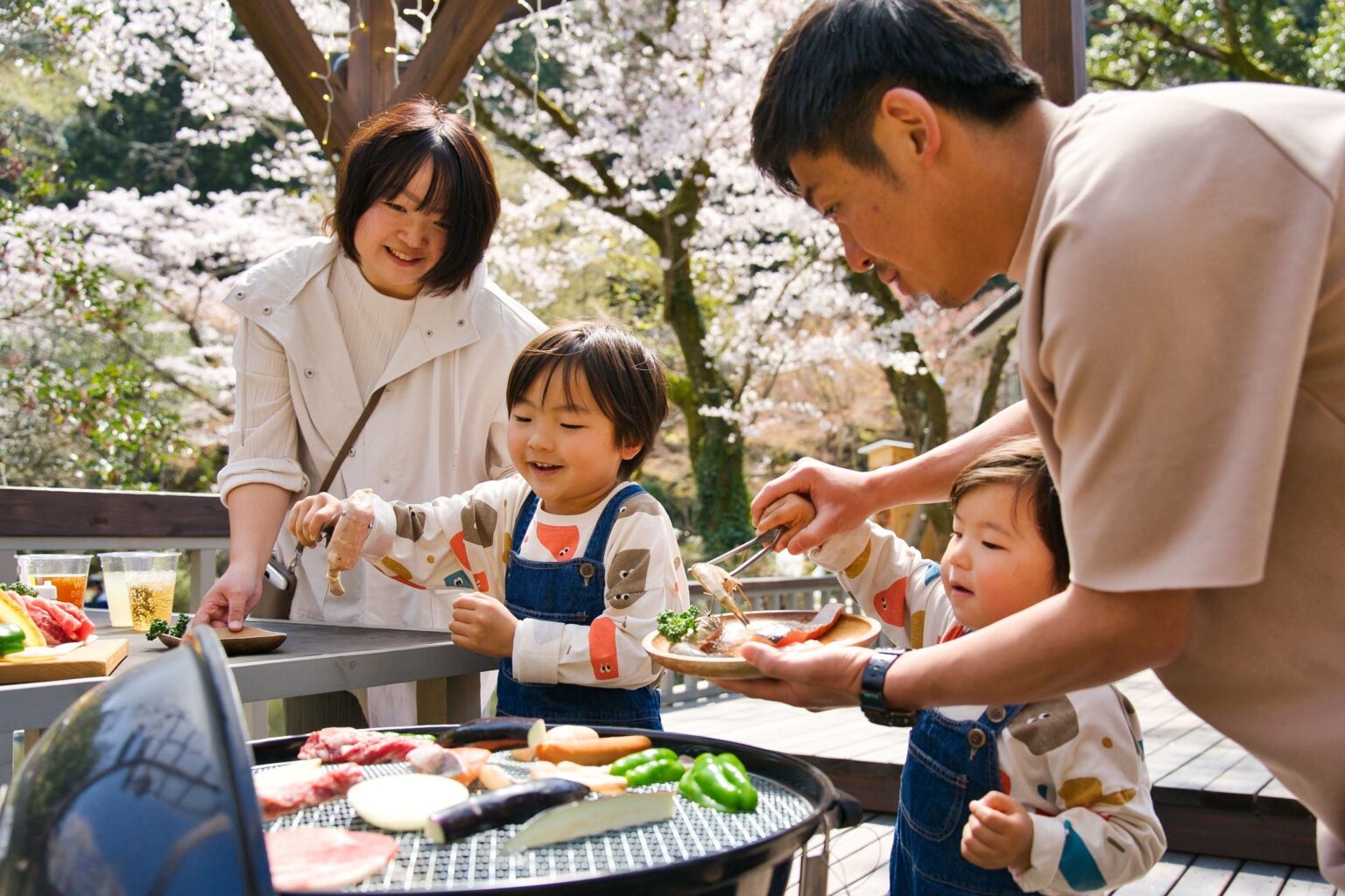 ウッドデザインパーク岡崎、GWの午後BBQは牡蠣・ナイトは花火特典 4/29〜5/6対象